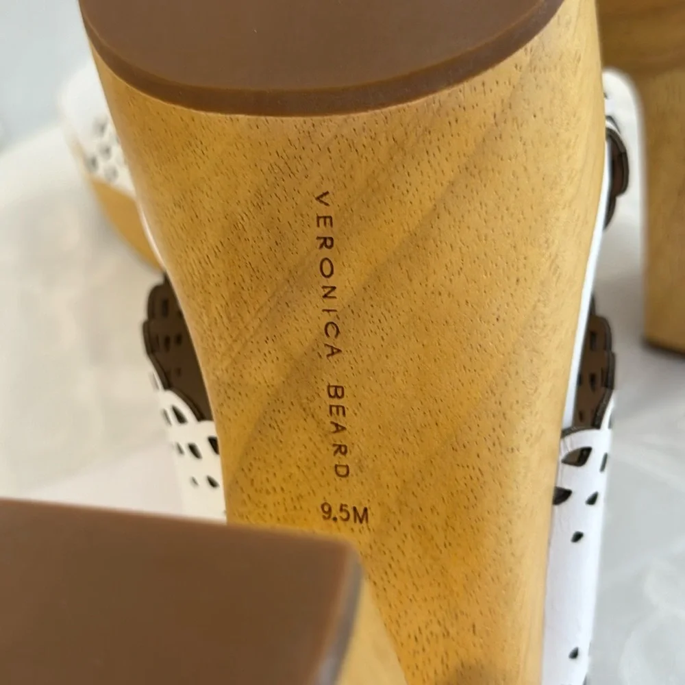 Veronica Beard “Gaynor” Sandals. Ladies 9.5.